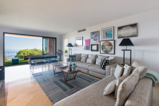 4 Bed Middle Floor Apartment for sale in La Mairena, Costa del Sol