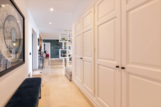 4 Bed Middle Floor Apartment for sale in La Mairena, Costa del Sol