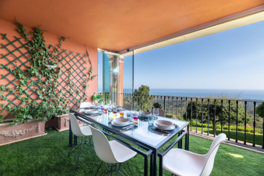 4 Bed Middle Floor Apartment for sale in La Mairena, Costa del Sol