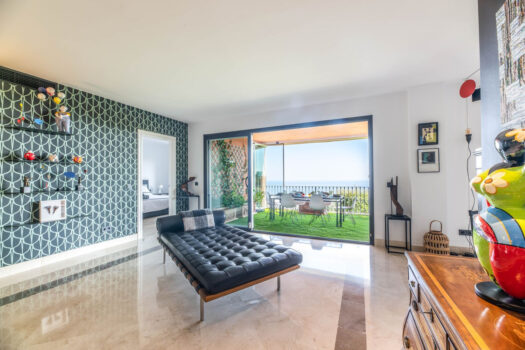 4 Bed Middle Floor Apartment for sale in La Mairena, Costa del Sol