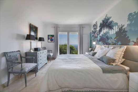 4 Bed Middle Floor Apartment for sale in La Mairena, Costa del Sol