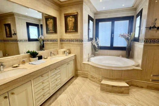 4 Bed roproperties.Penthouse Duplex Apartment for sale in Sierra Blanca, Costa del Sol
