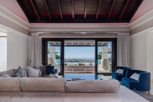 5 Bed Detached Villa for sale in Los Flamingos, Costa del Sol