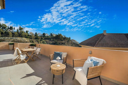 Penthouse mezonetový byt na prodej v Nueva Andalucia, Costa del Sol