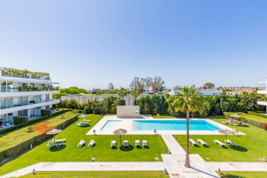 3 Bed Penthouse Apartment for sale in Estepona, Costa del Sol