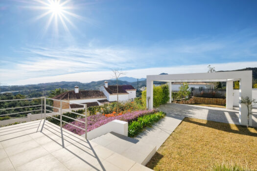 4 Bed Detached Villa for sale in Benahavis, Costa del Sol