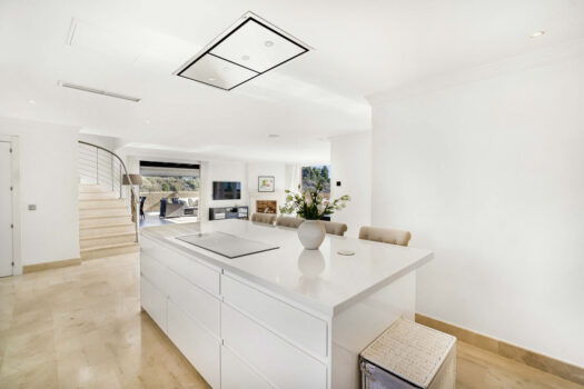 Penthouse mezonetový byt na prodej v Nueva Andalucia, Costa del Sol