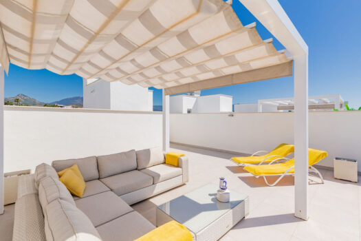 3 Bed Penthouse Apartment for sale in Estepona, Costa del Sol