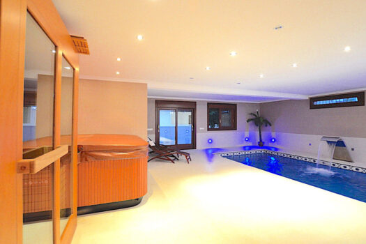 5 Bed Detached Villa for sale in Los Flamingos, Costa del Sol