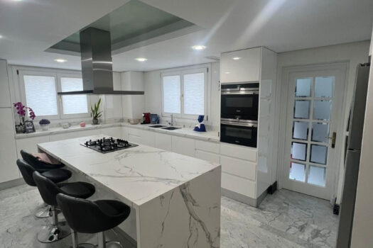 4 Bed roproperties.Penthouse Duplex Apartment for sale in Sierra Blanca, Costa del Sol