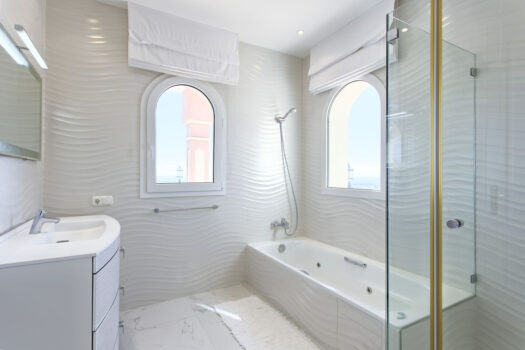 8 Bed Detached Villa for sale in Benahavis, Costa del Sol