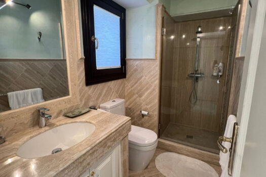 4 Bed roproperties.Penthouse Duplex Apartment for sale in Sierra Blanca, Costa del Sol