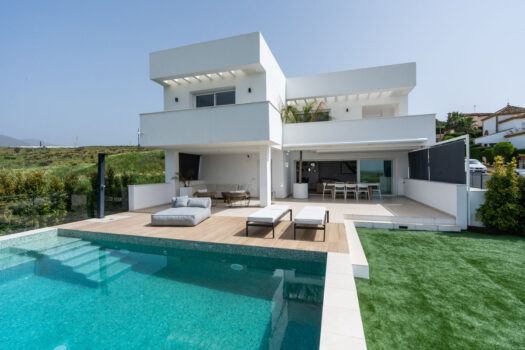 3 Bed Detached Villa for sale in Estepona, Costa del Sol