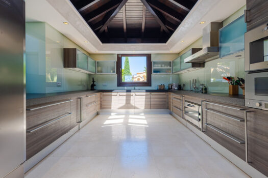 5 Bed Detached Villa for sale in Los Flamingos, Costa del Sol