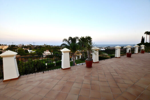 5 Bed Detached Villa for sale in Los Flamingos, Costa del Sol
