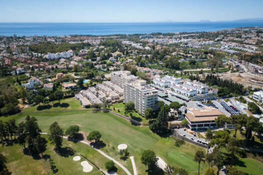 3 Bed Penthouse Apartment for sale in Atalaya, Costa del Sol