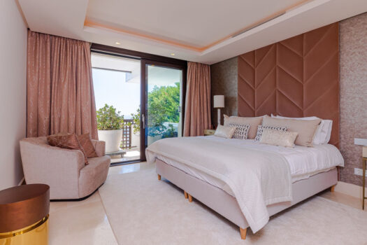 5 Bed Detached Villa for sale in Los Flamingos, Costa del Sol