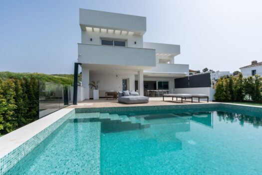 3 Bed Detached Villa for sale in Estepona, Costa del Sol