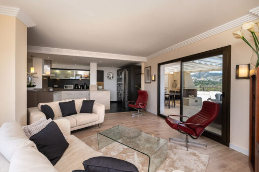 3 Bed Penthouse Apartment for sale in Atalaya, Costa del Sol