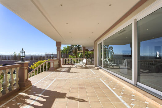 8 Bed Detached Villa for sale in Benahavis, Costa del Sol