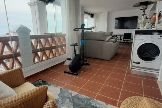 2 Bed Middle Floor Apartment for sale in Calahonda, Costa del Sol
