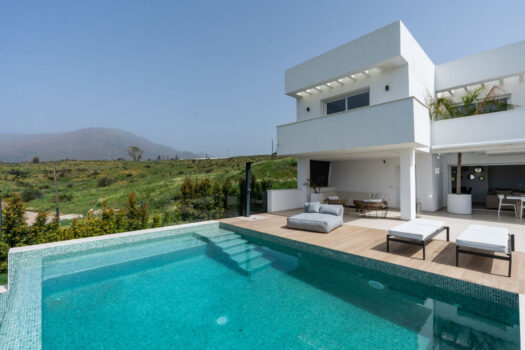3 Bed Detached Villa for sale in Estepona, Costa del Sol