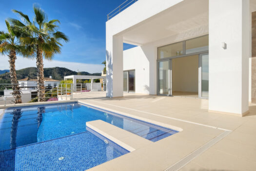 4 Bed Detached Villa for sale in Benahavis, Costa del Sol