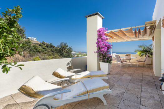 3 Bed Penthouse Apartment for sale in Altos de los Monteros, Costa del Sol