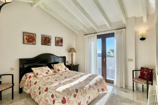 4 Bed roproperties.Penthouse Duplex Apartment for sale in Sierra Blanca, Costa del Sol