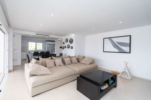 3 Bed Detached Villa for sale in Estepona, Costa del Sol