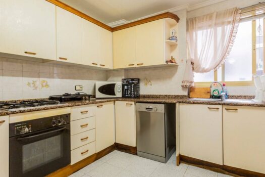 Large corner apartment just 50 meters from the beach in the famous area of La Mata.