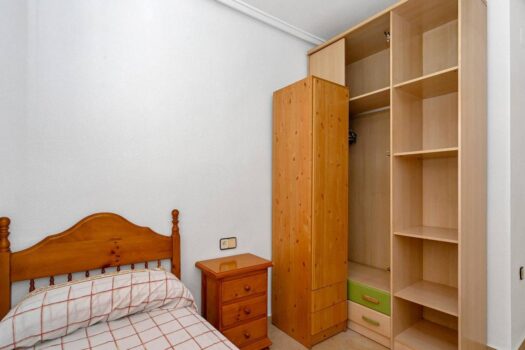 Opportunity in La Mata town with 3 bedrooms, garage and storage room