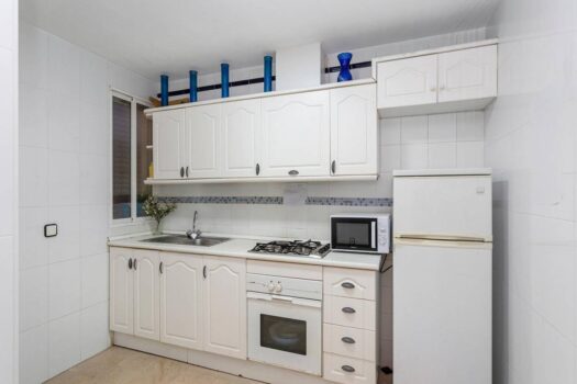 Opportunity in La Mata town with 3 bedrooms, garage and storage room