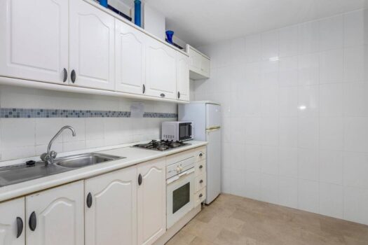 Opportunity in La Mata town with 3 bedrooms, garage and storage room