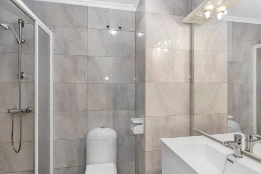Opportunity in La Mata town with 3 bedrooms, garage and storage room