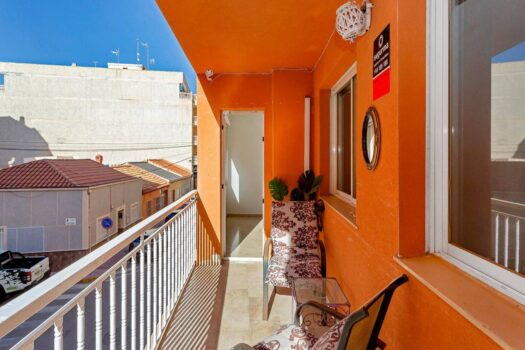 Opportunity in La Mata town with 3 bedrooms, garage and storage room
