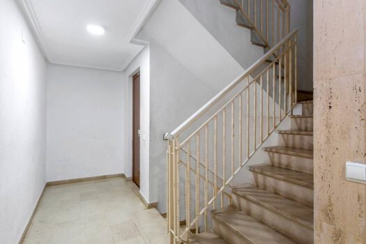 Opportunity in La Mata town with 3 bedrooms, garage and storage room