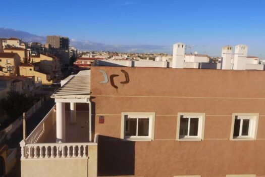Fantastic Penthouse with Large Terrace and Clear Views in Torrevieja