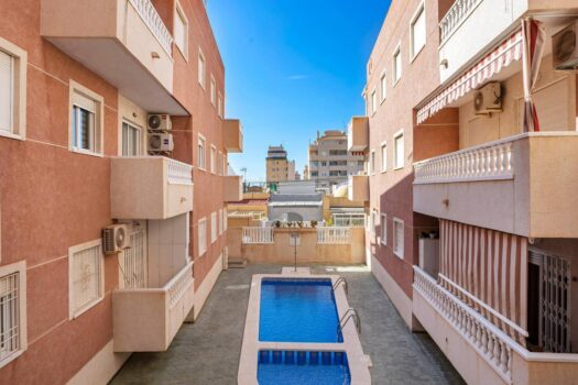 Fantastic Penthouse with Large Terrace and Clear Views in Torrevieja
