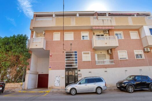 Fantastic Penthouse with Large Terrace and Clear Views in Torrevieja