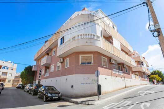 Fantastic Penthouse with Large Terrace and Clear Views in Torrevieja