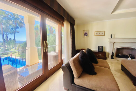 5 Bed Detached Villa for sale in Los Flamingos, Costa del Sol