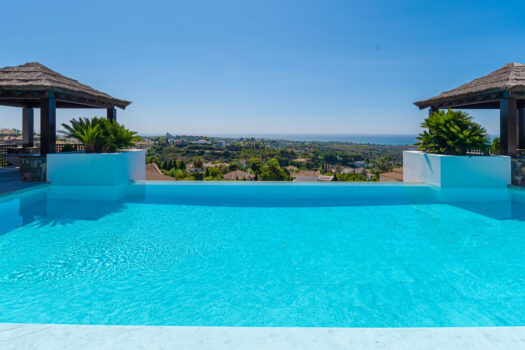 5 Bed Detached Villa for sale in Los Flamingos, Costa del Sol