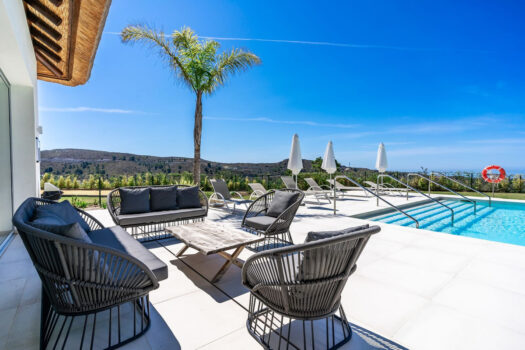 4 Bed Penthouse Apartment for sale in Benahavis, Costa del Sol