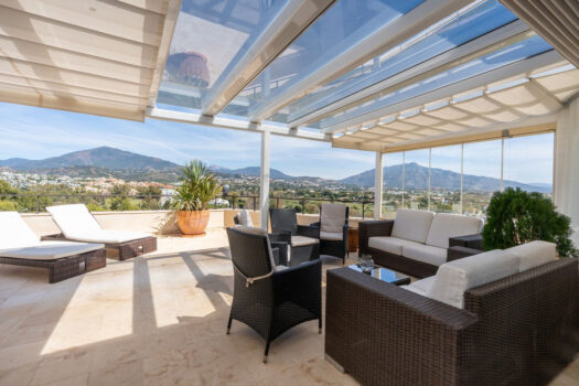 3 Bed Penthouse Apartment for sale in Atalaya, Costa del Sol