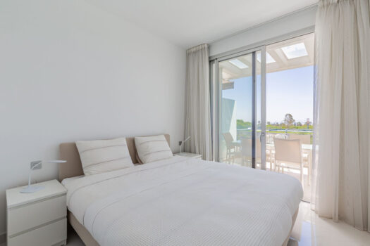 3 Bed Penthouse Apartment for sale in Estepona, Costa del Sol