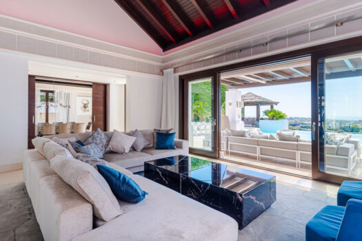 5 Bed Detached Villa for sale in Los Flamingos, Costa del Sol