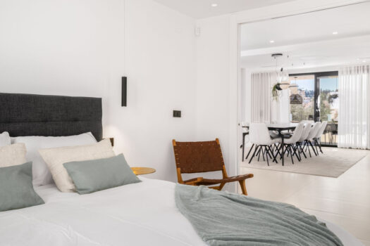 Samostatná 5 lůžková vila na prodej v Nueva Andalucia, Costa del Sol
