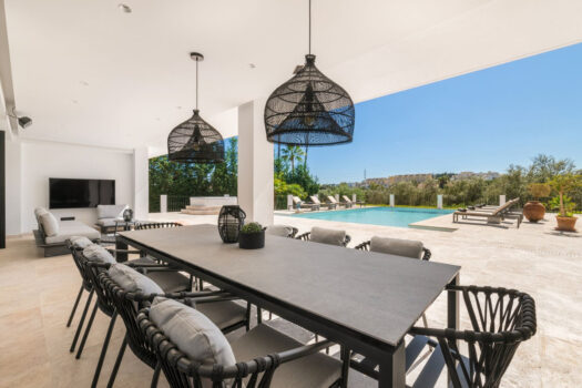 Samostatná 5 lůžková vila na prodej v Nueva Andalucia, Costa del Sol