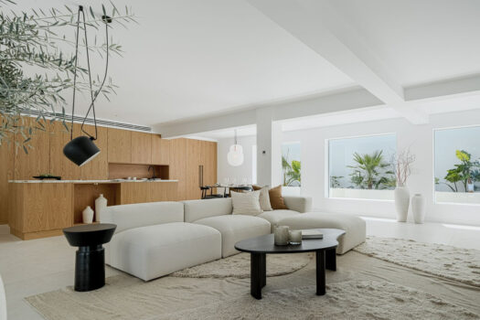 4 Bed Detached Villa for sale in Nueva Andalucia, Costa del Sol